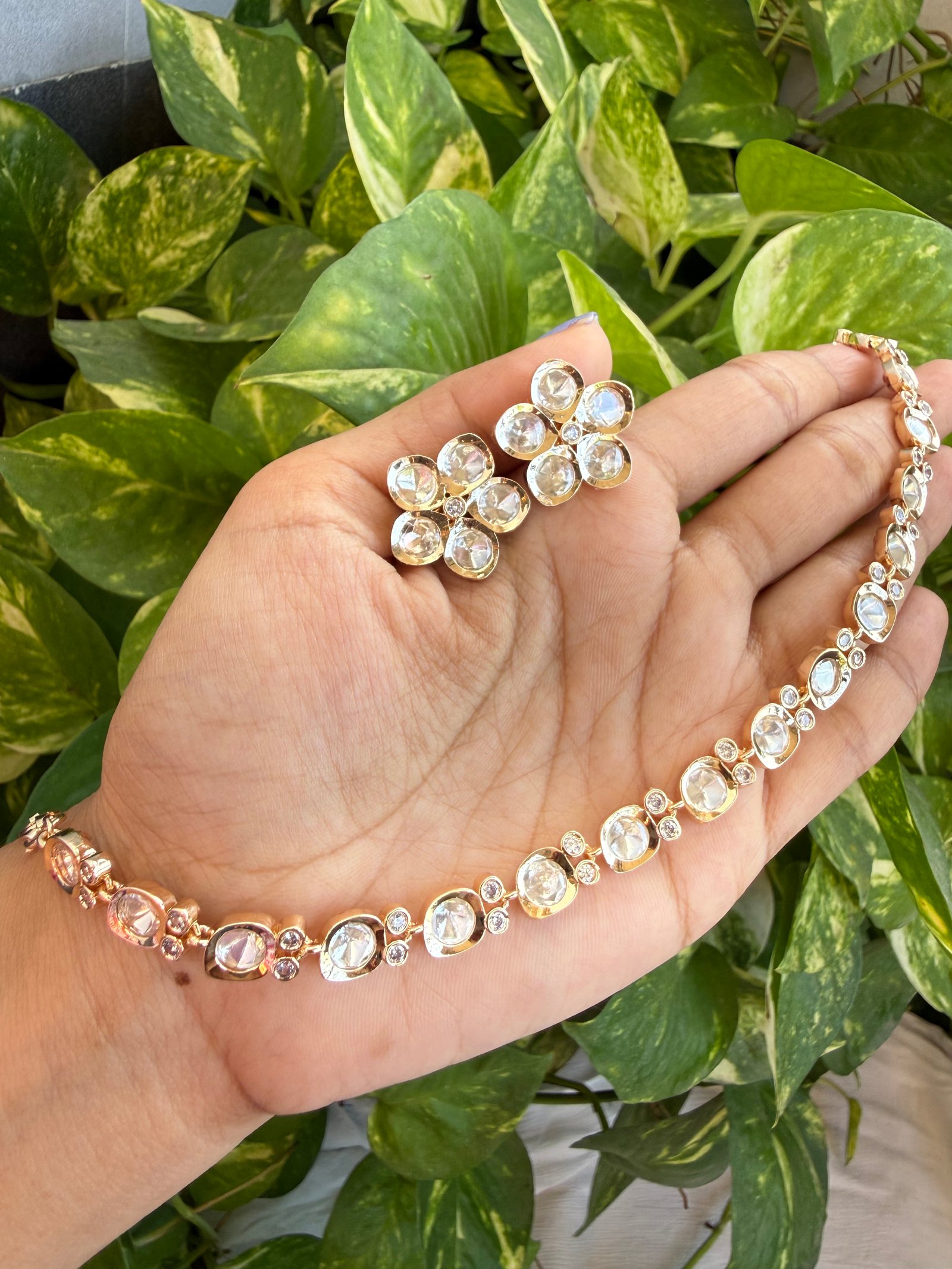 One line necklace 